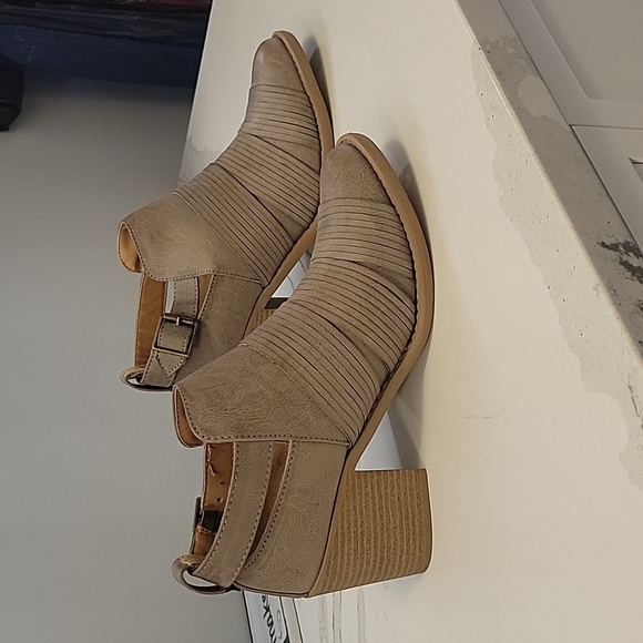 Qupid tan block heel bootie with buckle. - Picture 1 of 9